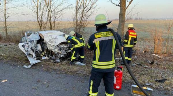 Germania. Româncă, în stare critică, după ce soțul ei a intrat cu mașina direct într-un copac. Procurorii: Accident sau crimă?