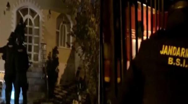 Cinci români, care cereau taxă de protecţie de la dezvoltatorii imobiliari, au fost arestați