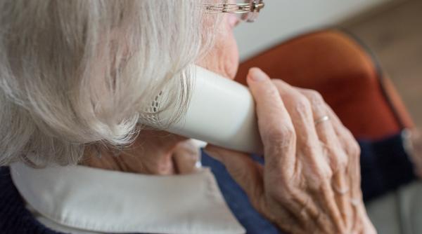 „Niște români v-au spart contul. Dați-ne banii ca să-i ținem în siguranță“: Escrocheria cu români, din Germania, dejucata de un pensionar