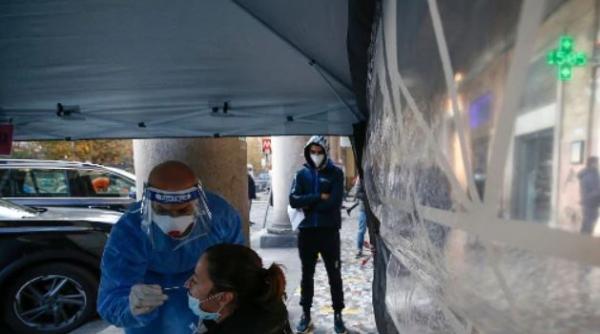 Bilanț Italia, 11 noiembrie. Autoritățile sunt în alertă, după creșterea cazurilor COVID: Aproape 9000 de persoane, infectate în ultima zi 