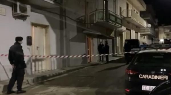 Italia. Metoda „Portocala mecanică“: Șapte români au jefuit și torturat o familie în propria casă. „Ei i-au mutilat urechea cu o furculiță“