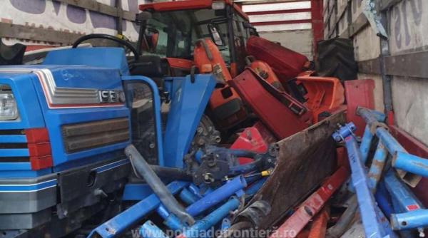 Două autocamioane, sosite din Turcia cu tone de deșeuri, componente de utilaje agricole, oprite în Portul Constanța