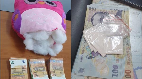 Român, prins când trimitea un pachet „special” cu un autocar, în Italia. Bani falși descoperiți într-o jucărie de pluș