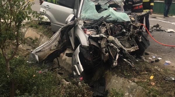 Român, mort încarcerat în mașina sa, după un accident cumplit