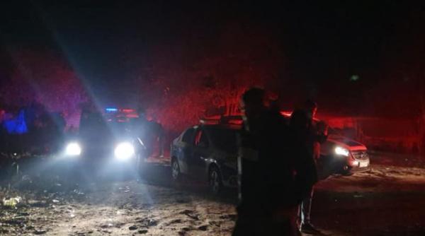 Comisarii Gărzii de Mediu, atacați cu furcile la Sintești, pentru că au întrerupt arderile ilegale