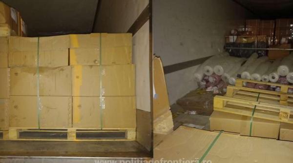 Două tiruri, oprite la ieșirea din România. Doi șoferi s-au ales cu dosare penale 