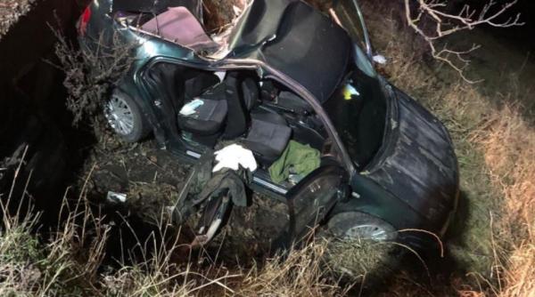 Fiul de 16 ani al unui primar a furat mașina tatălui, a omorât un prieten de aceeași vârstă și i-a rănit pe alți trei după ce s-a răsturnat 