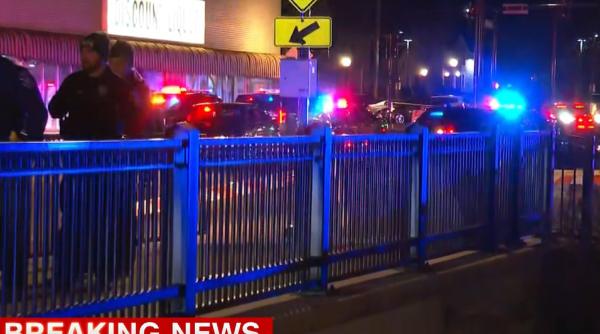 Morți și răniți după ce un vehicul a lovit mulțimea la o paradă în Wisconsin