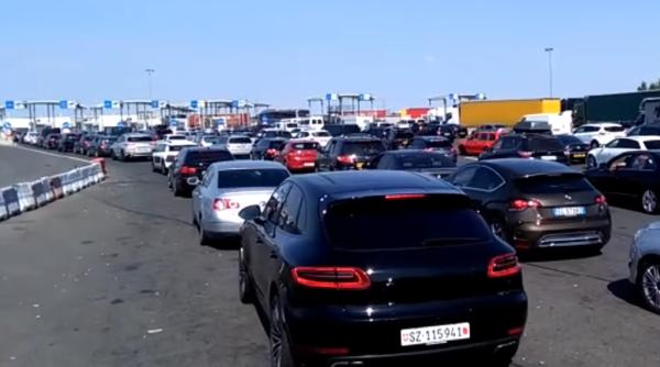 Nervi și aglomerație la frontiera cu Ungaria. Coloane de camioane la vamă: Șase ore se aşteaptă la PTF Nădlac II