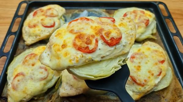 Pui pe varză - combinația la care nu te-ai fi gândit, pentru o cină rapidă și dietetică. Doar 140 Kcal!