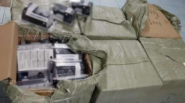 Ansamblu rutier, verificat la sânge la intrarea în România. Șoferul  s-a ales cu dosar penal, iar marfa de mii de lei, confiscată