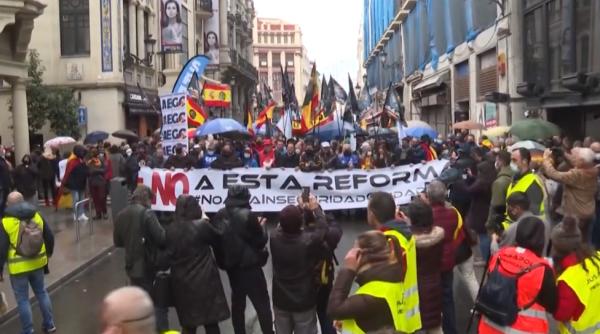 Proteste de amploare în Spania: Mii de poliţişti au ieșit în stradă 