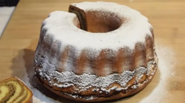 Cozonac sloven Potica pufos, umplut cu cremă de nucă și miere. Rețeta care va face senzație la masa de Crăciun