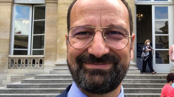 Medicul român stabilit în Franţa, decorat de Macron, despre un caz care l-a înfuriat şi cutremurat: „Prietena mea a fost certată de popă”