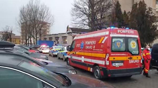 Româncă găsită moartă lângă un hotel din Alba Iulia. Anchetatorii cred că este vorba despre o sinucidere