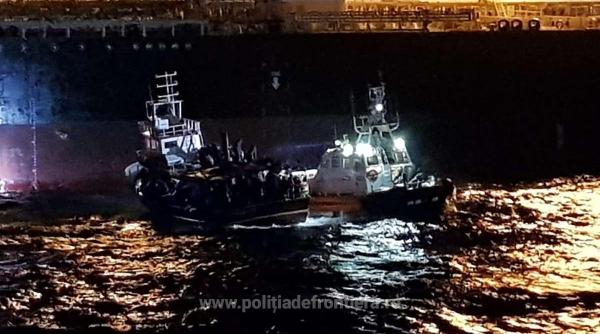 Polițiștii de frontieră români au salvat sute de oameni din Marea Mediterană. Operațiune de salvare în condiții meteo extreme