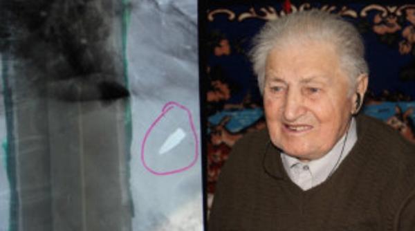 Ștefan Buzoianu, veteranul care trăiește cu un glonț lângă inimă de 80 de ani. A fost împușcat în al Doilea Război Mondial