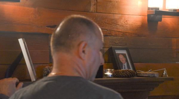 Un român din Canada, care și-a pierdut soțul din cauza cancerului, recunoscător îngerilor din Sănătate: „Singura rază de lumină pe care am avut-o“