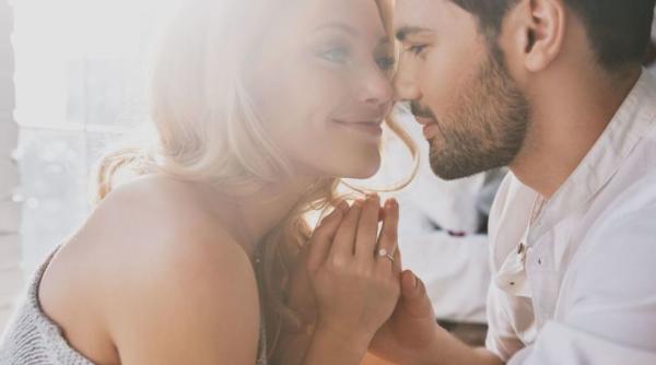 Horoscop 4 decembrie 2021. Berbecilor li se îndeplinește o dorință ascunsă; Leii și-ar putea da întâlnire cu marea dragoste: Previziuni complete