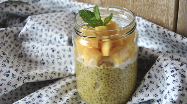 Amestecă suc de lămâie cu semințe de chia și bea pe stomacul gol: arde grăsimile, curăță arterele de colesterol și taie senzația de foame