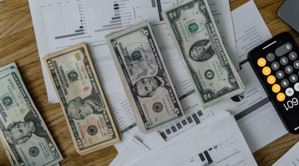 Concluziile unui studiu după 2 ani de pandemie: Bogații planetei au devenit și mai bogați, săracii și mai săraci