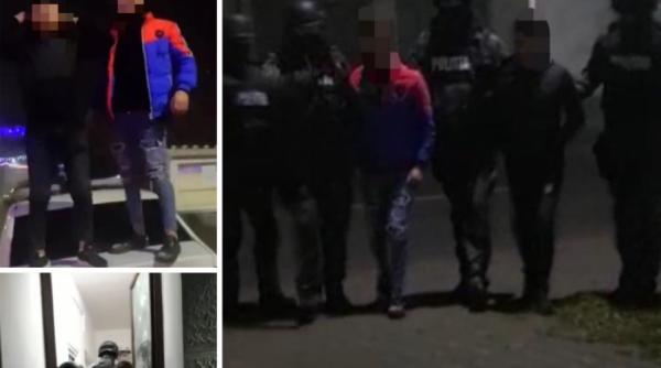 Focșani: Doi tineri s-au urcat pe mașina de Poliție și au postat imaginile pe Facebook - VIDEO