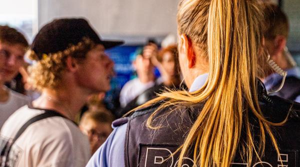 Germania. Bandă de români, serie de furturi cu metoda "polițiști falși". Polițiștii reali fac apel la cetățeni