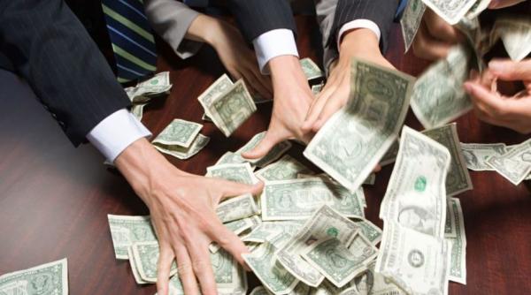 Horoscop. Patru semne ale zodiacului se vor îmbogăți în luna decembrie. Vor cădea banii din cer pentru acești nativi