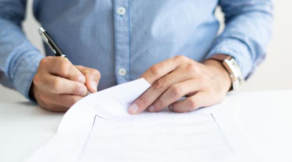 Proiect: Toți românii vor completa o declarație de avere