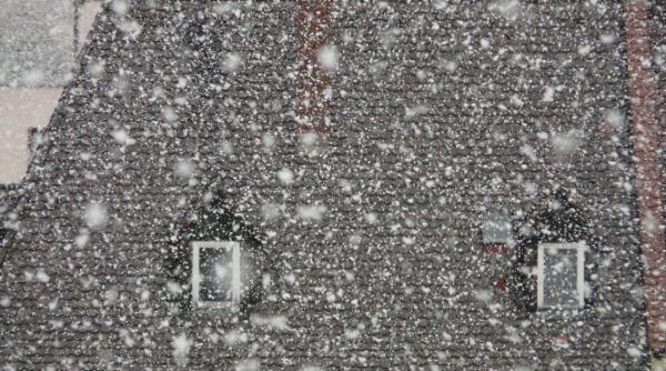 MAE: Atenţionare de călătorie - căderi masive de zăpadă şi vânt puternic în Serbia