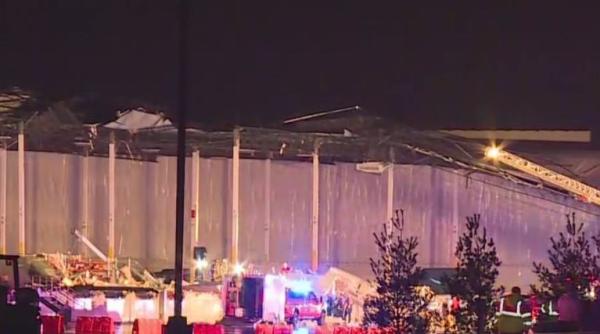 Un depozit Amazon, plin cu muncitori, s-a prăbușit. În clădire se aflau 100 de persoane, care lucrau pe tura de noapte