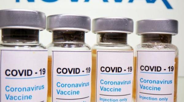 O româncă a luat parte la testarea noului vaccin Novavax: Am avut efecte secundare la placebo 