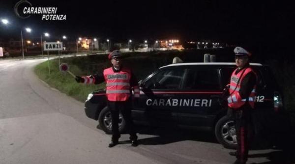 Italia. Româncă, bătută de concubinul său. Bărbatul a supus-o, constant, agresiunilor fizice