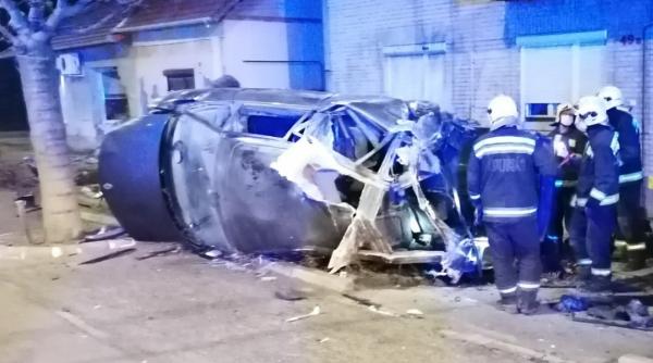 Tragedie în Ungaria: Şapte morţi şi patru răniţi, după ce o maşină s-a izbit de o casă, aproape de graniță