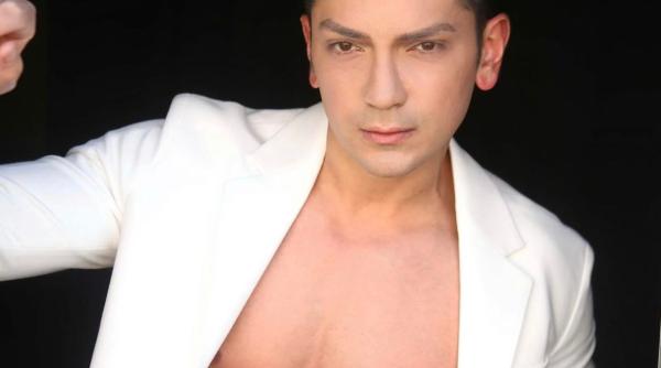 El este cel mai frumos bărbat român: Bogdan reprezintă ţara la două concursuri de Grand Slam de frumuseţe. „Toate pornesc de la educaţie“