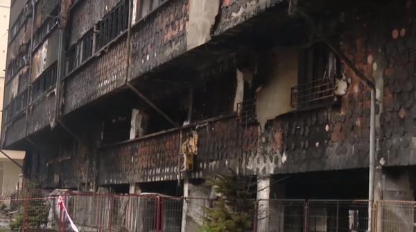 Copil de 15 ani, reținut după incendiul de la blocul din Constanța. Bilanț: 150 de apartamente afectate și 37 de mașini distruse