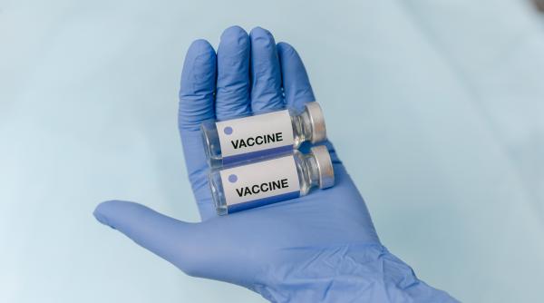 Germania ar putea rămâne fără vaccinuri anti-COVID-19 la începutul anului viitor. Ministrul Sănătăţii: „Există un deficit”