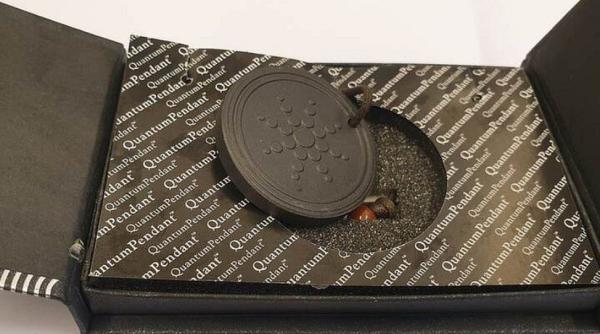 Alertă în Europa: Lănțișoarele anti-5G care se vând pe Internet sunt radioactive