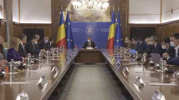 Ciucă: Guvernul renunță la ideea coborârii plafonului de impozitare pentru microîntreprinderi