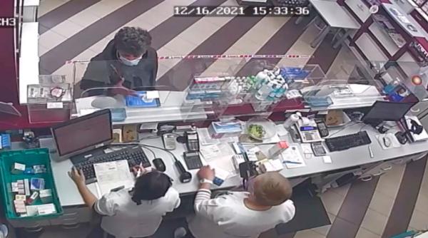 S-a aflat cine e femeia care a furat borseta cu bani uitată de un client, în farmacie la Sibiu 