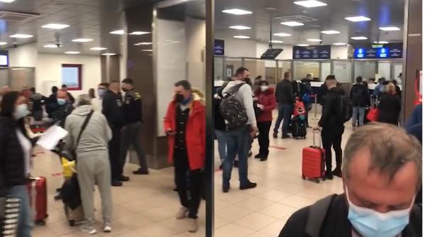 Peste 100 de români, abandonați pe un aeroport din Londra. Cursa spre Baia Mare a fost anulată chiar înainte de decolare 