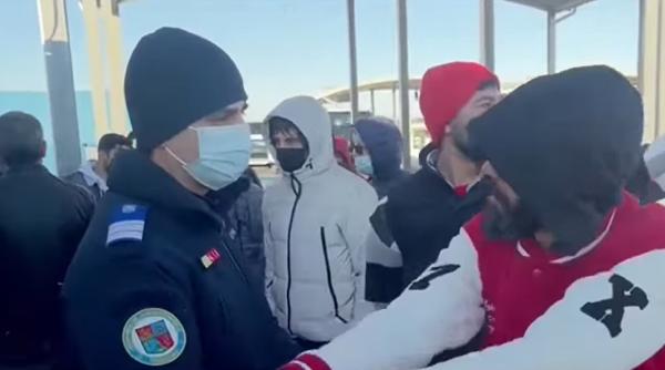 Haos la graniţă. Autorităţile carantinează autocare întregi de români nevaccinaţi