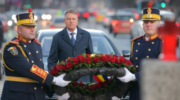 Preşedintele Iohannis a depus o coroană de flori în memoria victimelor Revoluţiei din 1989