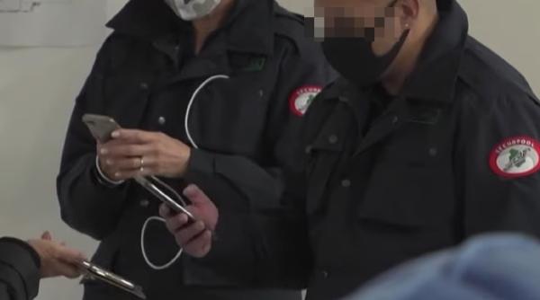 Italia. Badantă româncă, prinsă cu certificatul altcuiva după ce a coborât din autobuz. Ce a pățit femeia după ce a fost demascată