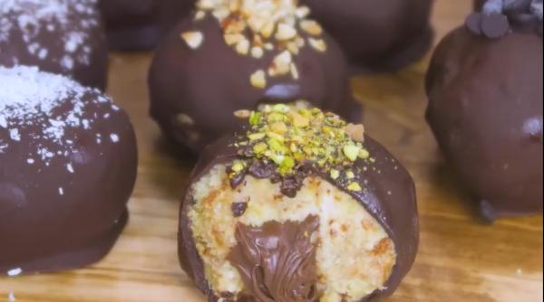 Trufe Pandoro, prăjitura de Crăciun care poate fi preparată în 5 minute, cu doar 4 ingrediente și are doar 95 de calorii!