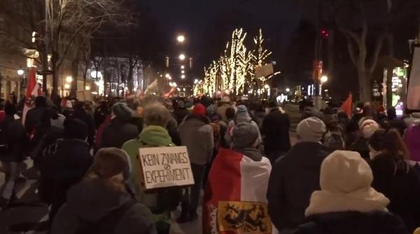 Austria. Protest față de restricţiile antiepidemice: "Marea de lumini în memoria victimelor COVID"