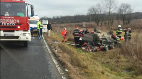 Accident cumplit lângă Sarmizegetusa: Familie de români, cu doi copii, spulberată de un TIR. Tatăl a murit pe loc, minorii - grav răniți