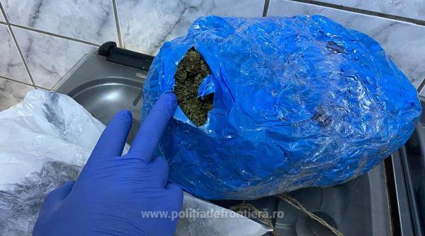 Cetăţean român prins cu aproape două kilograme de droguri de risc, la Sighetu Marmaţiei
