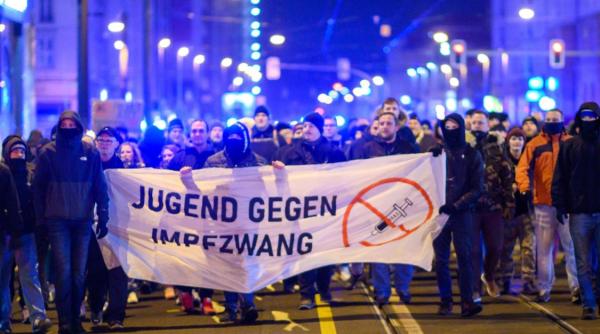 Germania: Mii de persoane au protestat împotriva măsurilor antipandemice la Dusseldorf