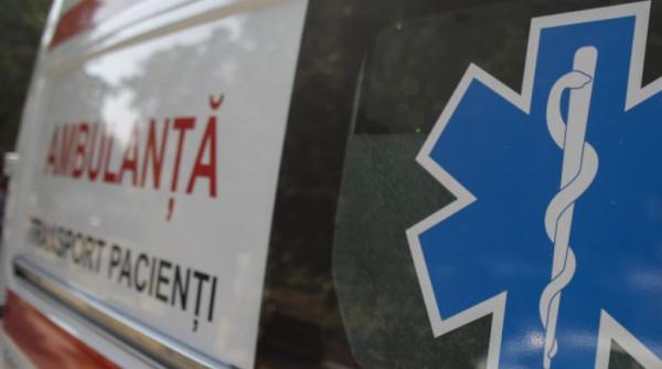 Un român s-a lovit la cap în timp ce-și urmărea soția cu un topor